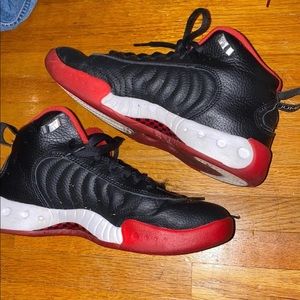 Black n red Jordan shoes women